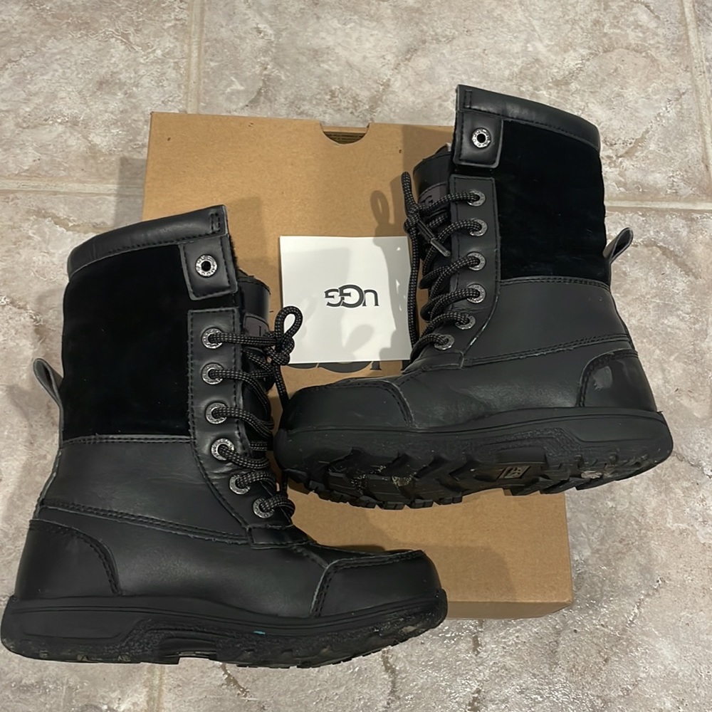 UGG Butte II CWR Winter Boots Kids Toddler Size 12 US Excellent Pre Owned